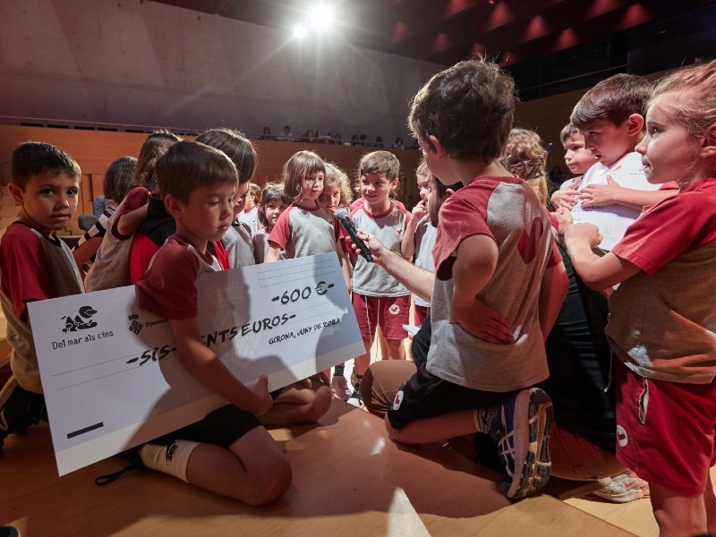 Foto 2 : El concurs de dibuix i relats «Això pinta bé!» de la Diputació de Girona entrega els premis de la desena edició
