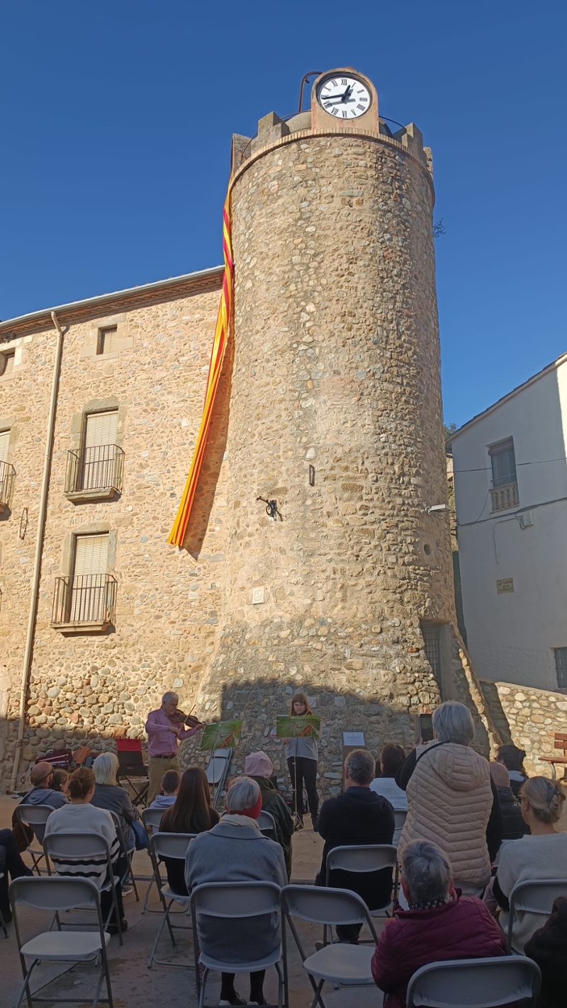 Foto 3: Inaugurada la torre de les Hores de Cervià de Ter

