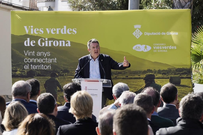 Foto 2 : Una exposició commemorativa dels vint anys del Consorci de les Vies Verdes de Girona mostra la transformació de les v