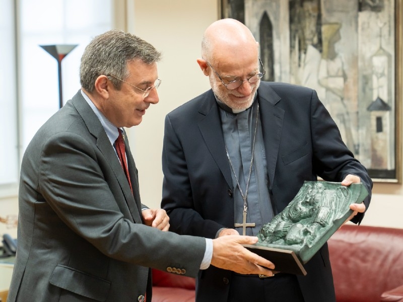 Foto 2: Primera visita institucional a la Diputació del nou bisbe de Girona, fra Octavi Vilà
