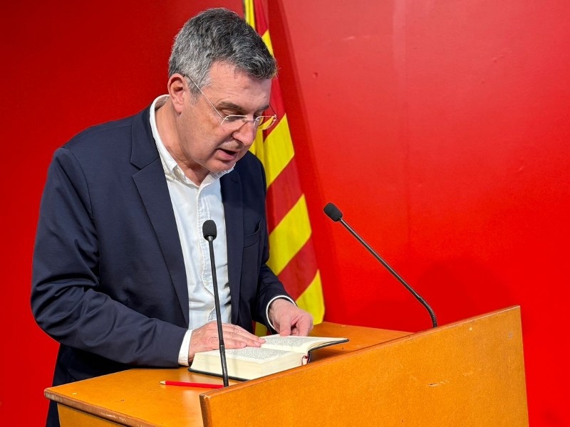 Foto : El president, Miquel Noguer, participa en la 21a edició de la lectura continuada de l'obra de Josep Pla, a Palafrugel