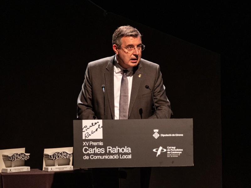 Foto 2 : Lliurats els guardons dels XV Premis Carles Rahola de Comunicació Local a l'Auditori de Girona
