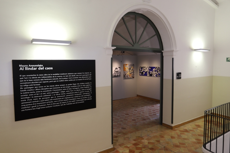 Foto 4: Obertes al públic les exposicions de «La pell de les ànimes» a la Casa de Cultura Les Bernardes de la Diputació de Gi