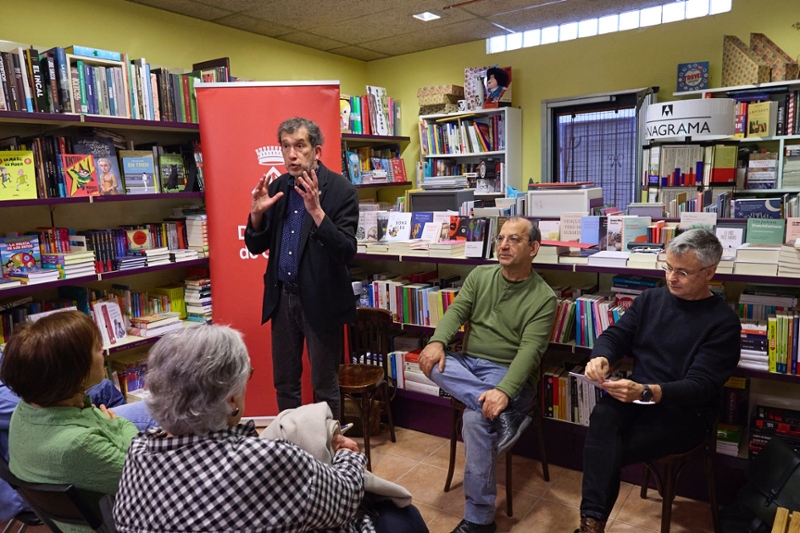 Foto 7: Presentació del llibre Poesia reduïda, de Xavier Lloveras, de la col·lecció «Josep Pla» de la Diputació de G